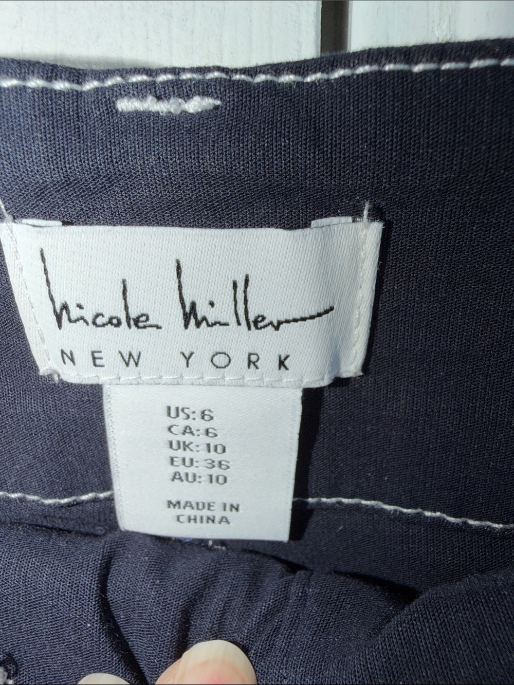 Nicole Miller Navy Contrast-Stitch Ankle Pants Size 6 - Picture 5 of 8